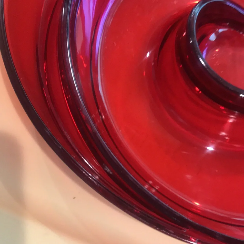 Tray Red Round Swirl Plastic Tray